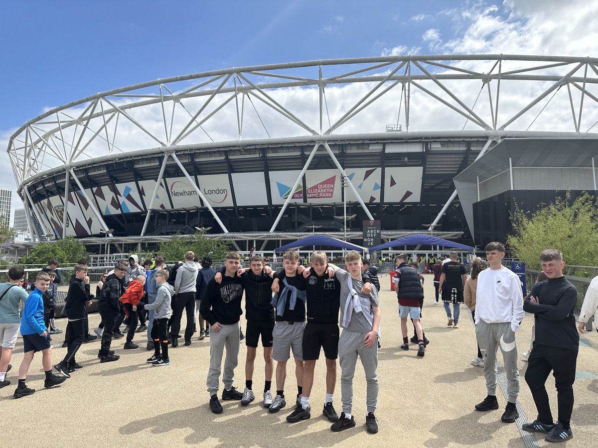 The pinnacle of the trip. A great match and four goals #educationwithcharacter #londonstadium #theolympicstadium #AAontour ⁦<a href="/acc_academy/">Accrington Academy</a>⁩ ⁦<a href="/pe5sportstours/">PE5 Sports Tours</a>⁩
