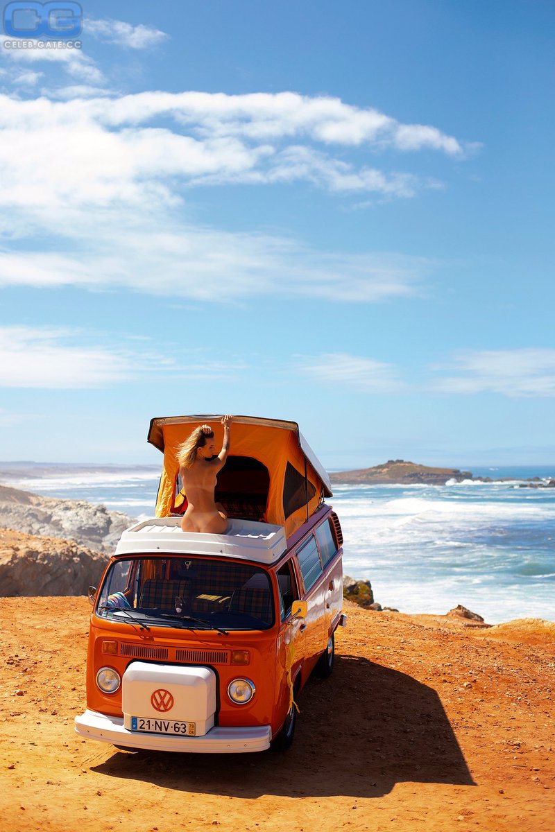 My_Volks_Gear's tweet photo. We want to thank @juliaroemmelt for the amazing #westfalia photo shoot. We are all hoping for maybe a #karmannghia or #vwbug next time. She may also want to stop over at https://t.co/sdx62DJGef and pic up a #tee or 2.๐ #vwbus #aircooled #fusca #vintagevw #type3 #kombi #vwporn https://t.co/iCNLzVFtFj