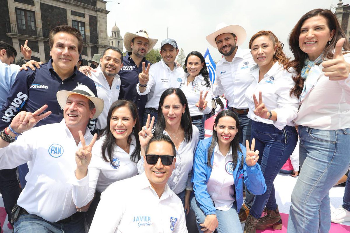 Estamos solamente a 15 días de que @AlejandraDMV se convierta en gobernadora, para defender al #Edomex, para hacer un gran equipo y lograr el cambio positivo que necesitan los mexiquenses.

¡Vamos con todo! ¡Vamos juntos para ganar y para gobernar!
#VotaPAN
#VotALE