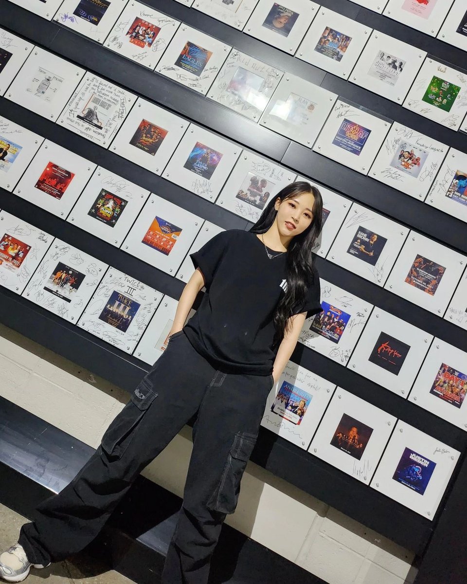 yongmogu's tweet photo. #MAMAMOO #마마무 @RBW_MAMAMOO
#MOONBYUL #문별 #SOLAR #솔라
#WHEEIN #휘인 #HWASA #화사

#MYCON_USA😍🔥🎉
#USConcert #USTour 🇺🇸

#VocalGroup🎤 #music #KPop
✨https://t.co/VZdAAq5iv5

#MAMAMOOinUSA
#MAMAMOOinAtlanta
#MYCON_ATL

mo_onbyul IG
ATLANTA🤘🏻

📸https://t.co/FG8aTV0wql https://t.co/ekGmPgsBt1