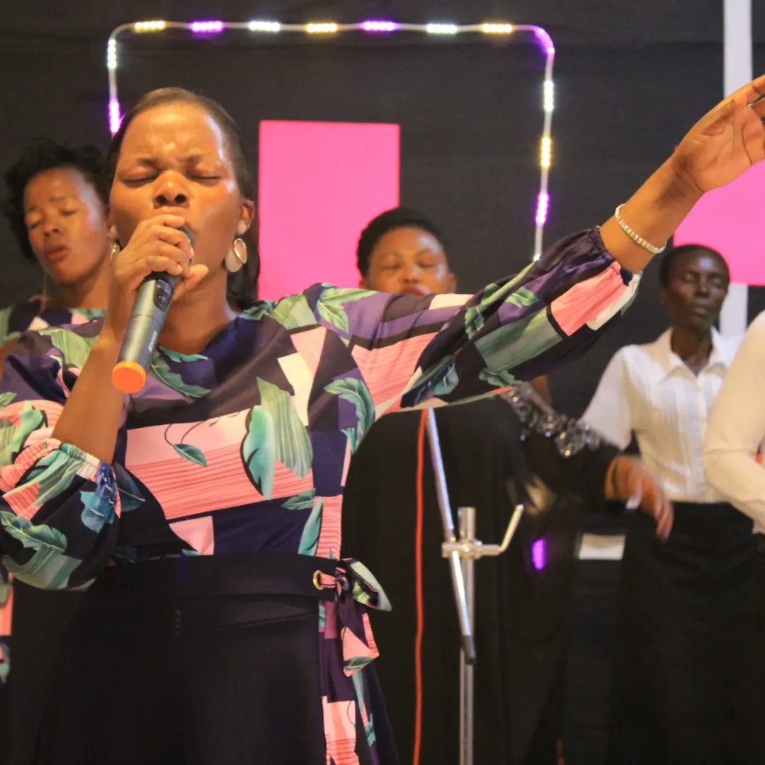 LMCI_Official's tweet photo. Moments of hot praise and soaking worship at our sister church Nsangi Living Church of Christ.

#livingministries #church #Fellowship #Praise #Nsangi #bweyogerere https://t.co/MPSjKYR0sd