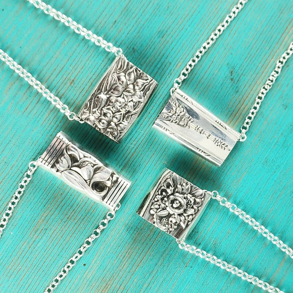 A closer look at our knife bead necklaces ✨️
midnightjo.com/search?q=Knife…

#midnightjo #spoonring #spoonjewelry #necklaces #necklacependant #necklace #ecofriendly #ecofriendlyfashion #ecofashion #floraljewelry #handmadejewelry #shopsmall