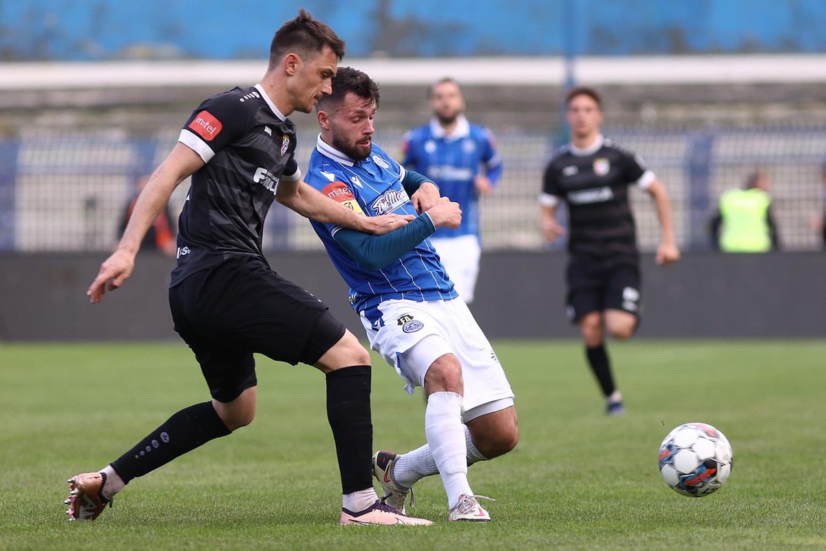 Fudbaleri Željezničara su u okviru 32. kola m:tel Premijer lige BiH savladali Posušje sa 3:0. Narednu utakmicu Željezničar igra u nedjelju protiv Slobode. Susret na Tušnju igra se od 17:00 sati. 🔵⚪

📝 Više informacija na fkz.ba

📷 Damir Hajdarbašić