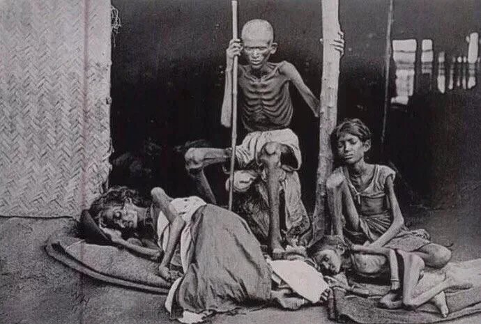 inkayfan's tweet photo. A man guards his family from the cannibals during the Madras famine of 1877 at the time of British Raj, India https://t.co/DDIZIu2Ct6
