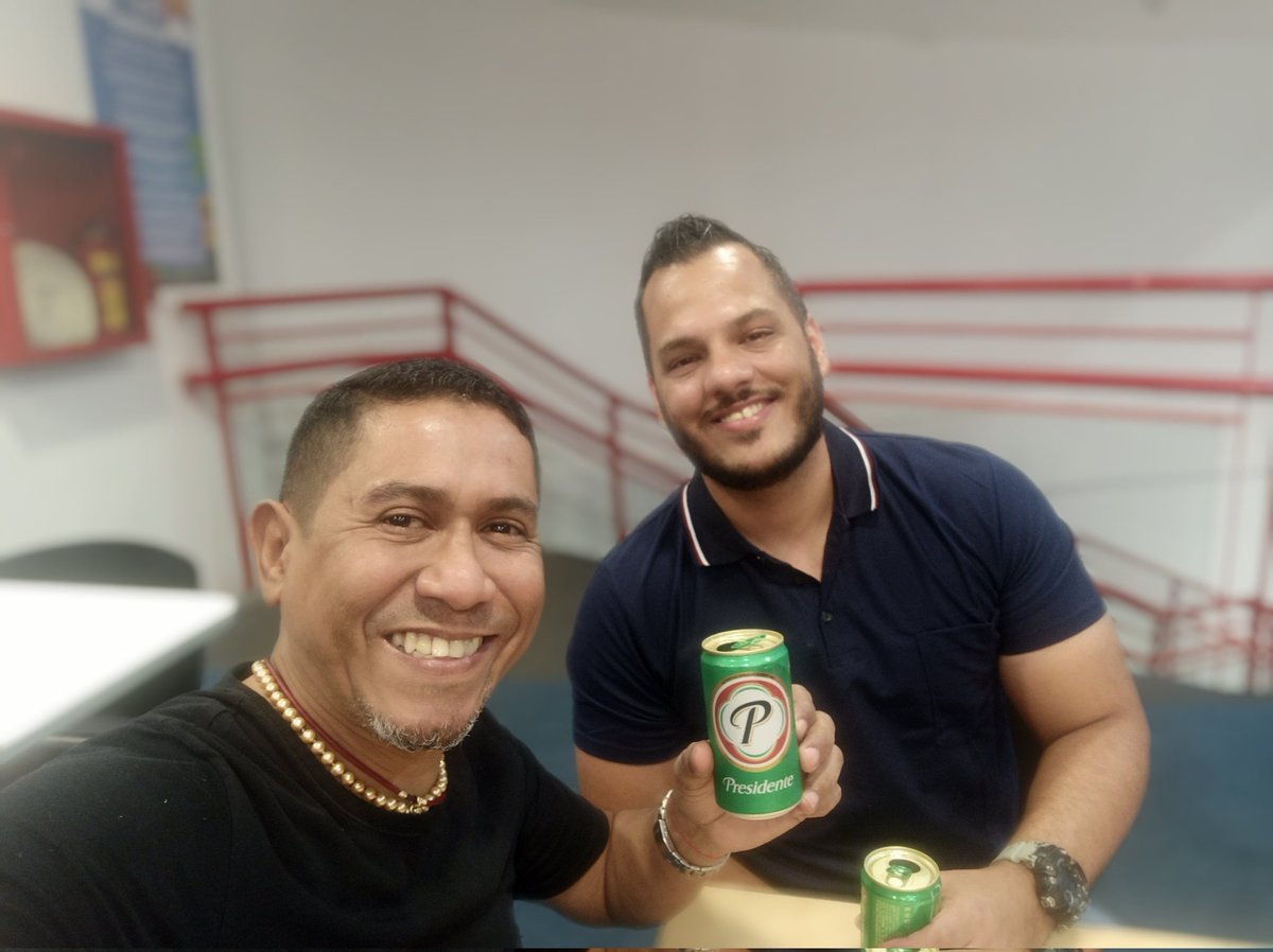 Una vaina loca, vamos a un parque infantil y te ofrecen cervezas! (?)