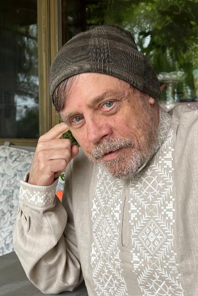 MarkHamill's tweet image. This custom-made #Vyshyvanka with embroidered lightsabers ⚔️ is a gift from @U24_gov_ua
THERE ARE ONLY 2 OF THEM!! Want a chance to win the second one? Just donate $24 or more to a school in Buzova, Ukraine at this link:                           donorbox.org/vyshyvankas Thank You