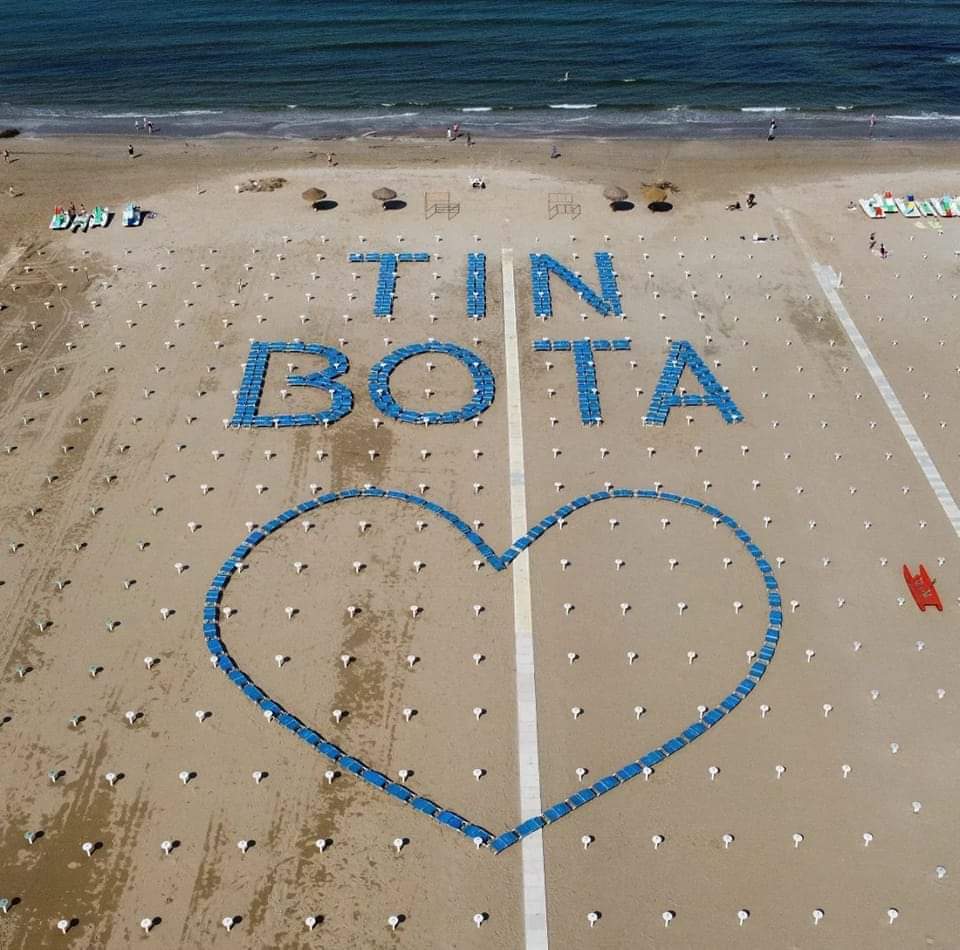 ❤️🤍 TIN BOTA ❤️💛

Opera e foto della Spiaggia 121 

#rimini #emiliaromagna