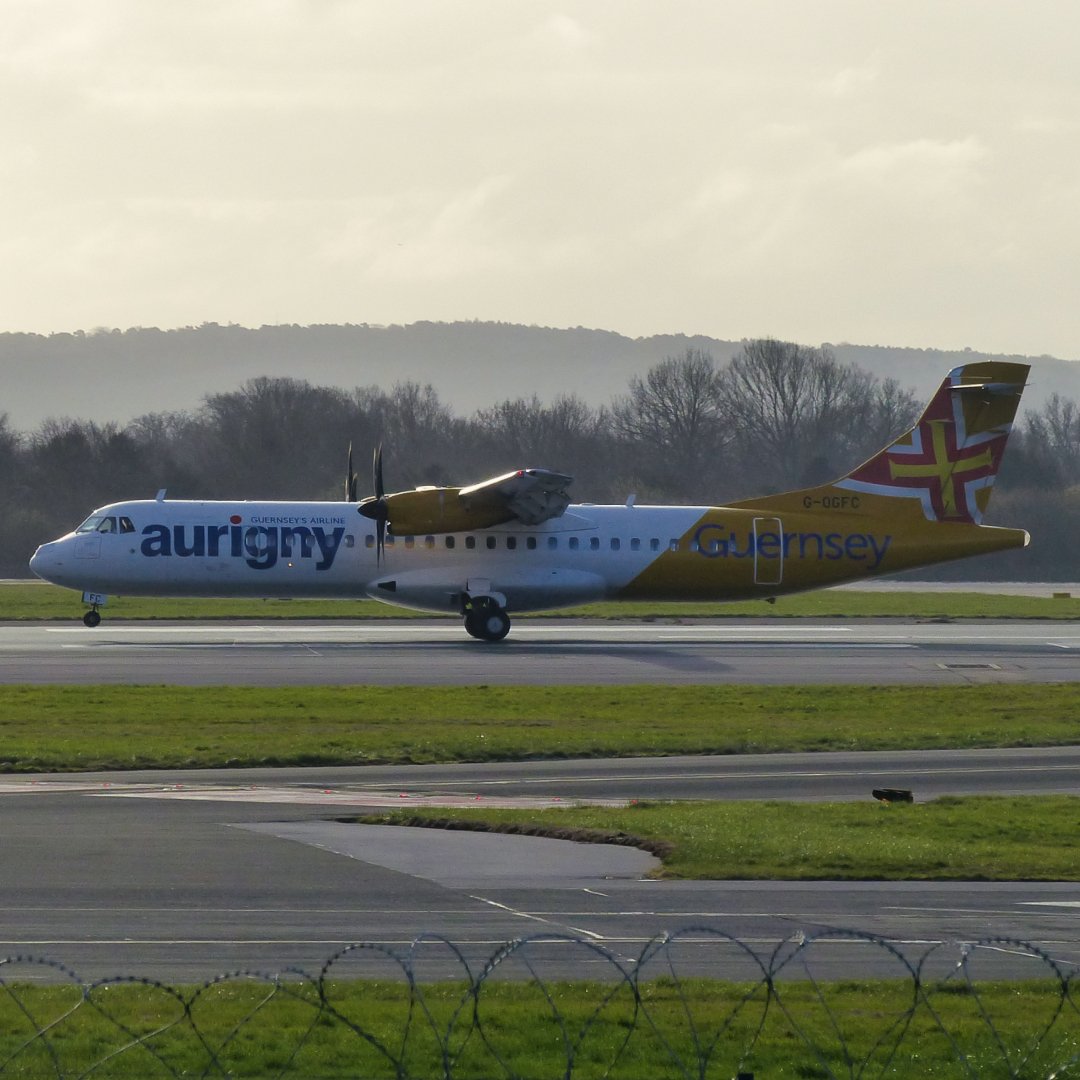 Michaelflying28's tweet photo. Aurigny Air Services ATR 72-600 G-OGFC arriving at Manchester Airport from Guernsey Airport 26.2.23.
#aurignyairservices #atr #atraircraft #atrlovers #atrintolife #atrleads #atrintolife #atr72 #atr72lovers #atr72600 #atr72_600 #atr72600series #atr72600✈️ #atr72600lover #atr600 https://t.co/NakvGydzZR