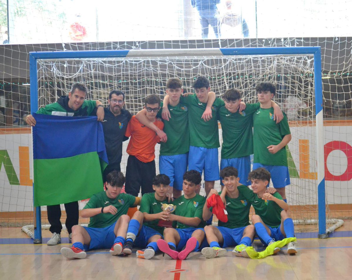 mibarz23's tweet photo. CAMPIONS DE LLIGA!!!!!!!!! @CFSVendrell https://t.co/gU7u0THmf4