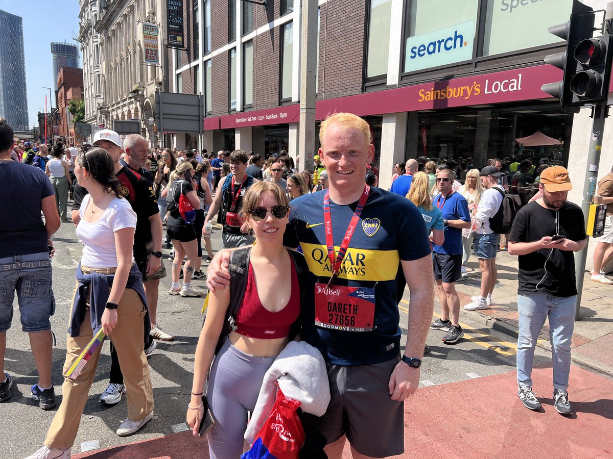 Great day watching <a href="/gareth_whalley/">Gareth Whalley</a> run the Manchester Half Marathon for <a href="/MindCharity/">Mind</a> . Managed to make 5 viewing points on the route. What a great way to showcase Manchester! 🐝💛 #GreaterManchesterRun