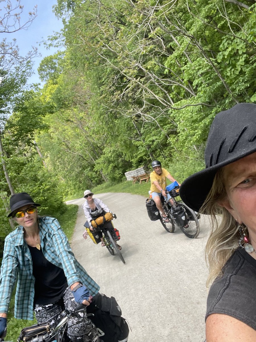 Grateful to be on the trail with friends.

#MontourTrail