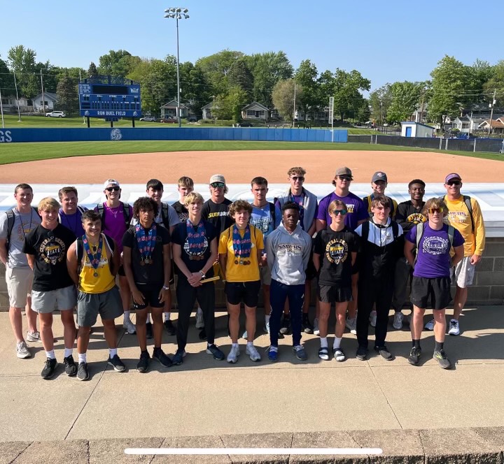Central DeWitt Track & Field tweet media