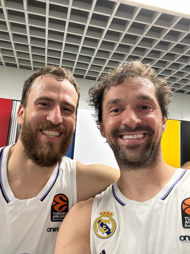 Viejo es el viento y sigue soplando 💜🤍