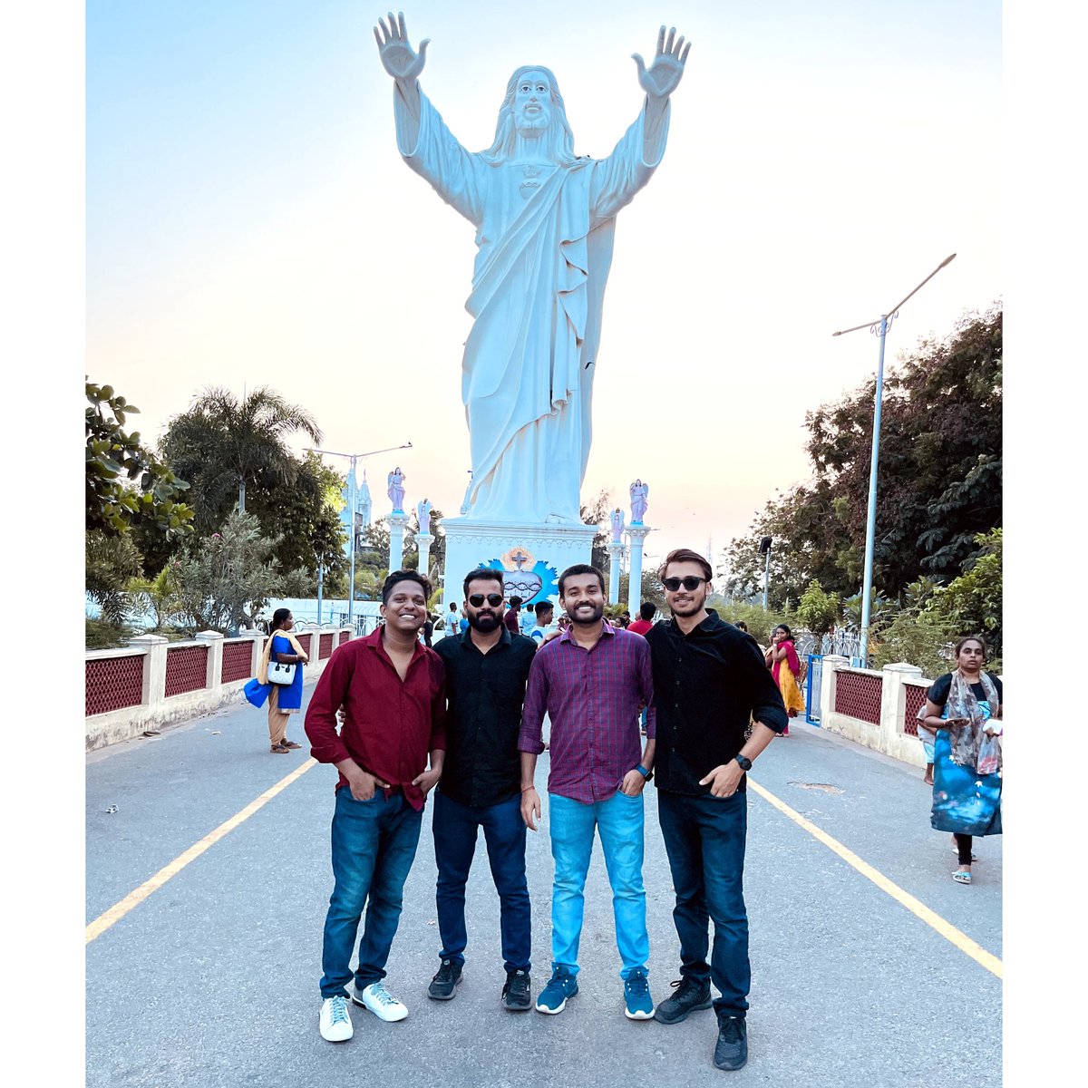 naqueeb_raza's tweet photo. Live with gratitude and embrace every day 🌟 

#Gratitude #Velankanni_Church https://t.co/VfJ0iYhJbX