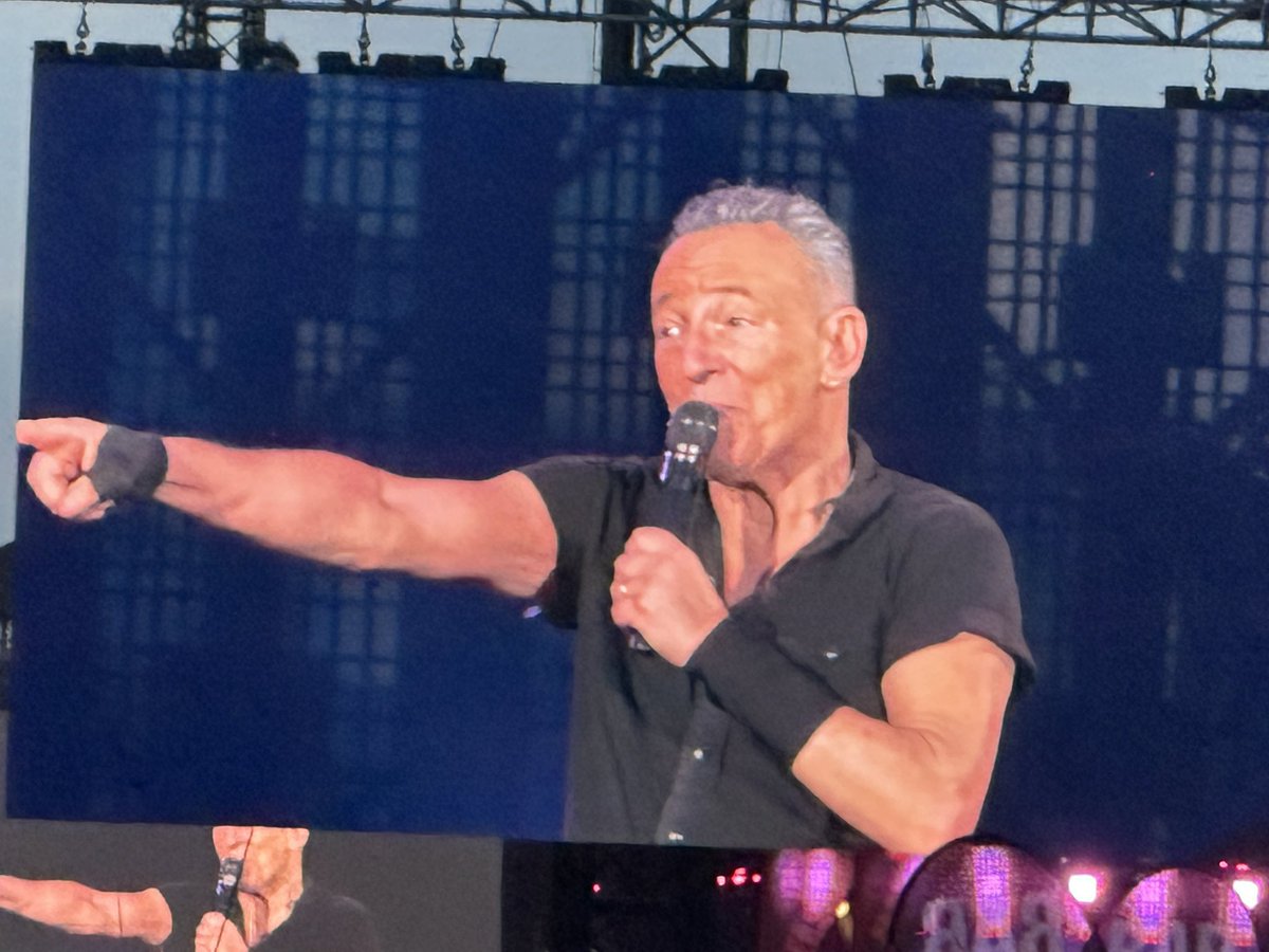 signoraDalloway's tweet image. #Springsteen2023