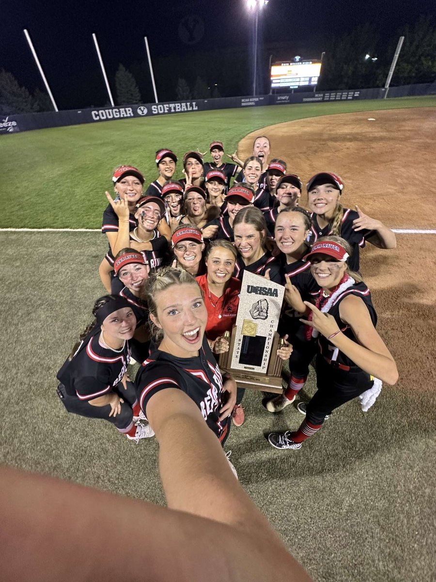 STATE CHAMPS 🏆 #StateChampionships #bigstage2023 
@BRHSinfo @avalanche_sky 
@ondecksoftball @ExtraInningSB @PGFnetwork @CoastRecruits