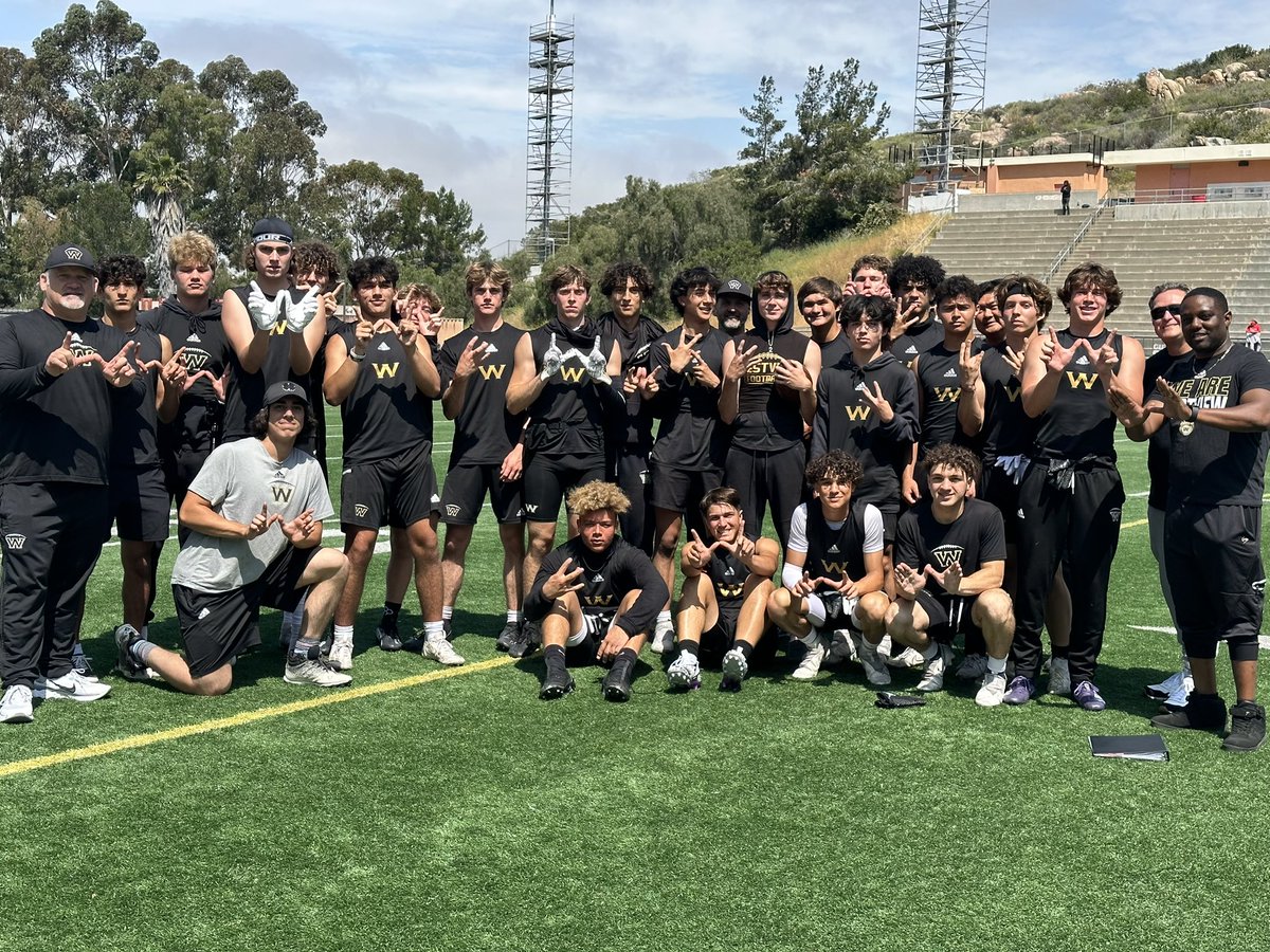 westview_fb's tweet image. Great work today!!!  7:30 start time the morning after prom.  Everyone shows up focused and locked in. Keep grinding , progress is showing , stay true to the process.  #StrongerTogether #processmatters