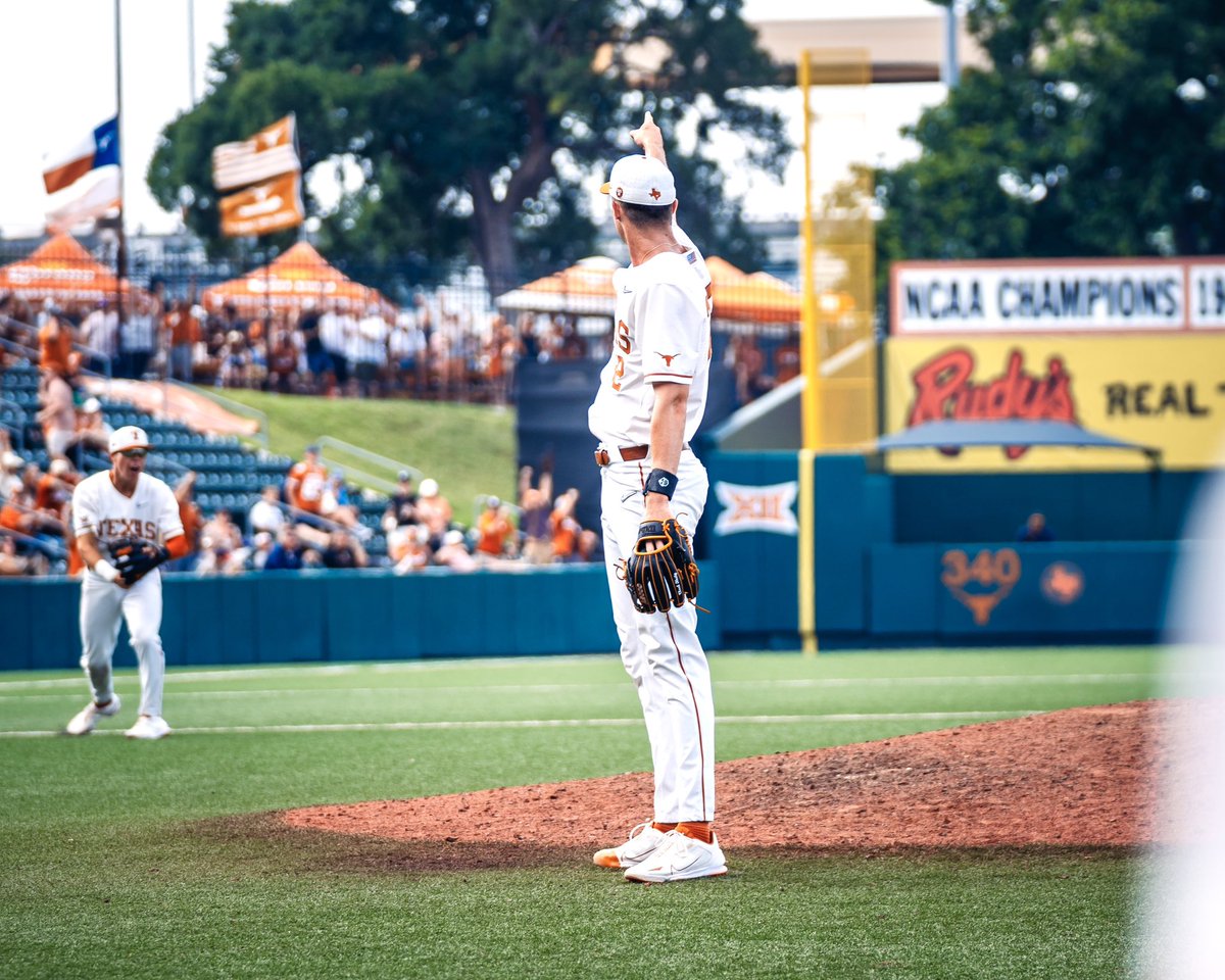TexasBaseball's tweet photo. Fire the &amp;@!$ cannon! 💥 https://t.co/JuEoJe9kEJ