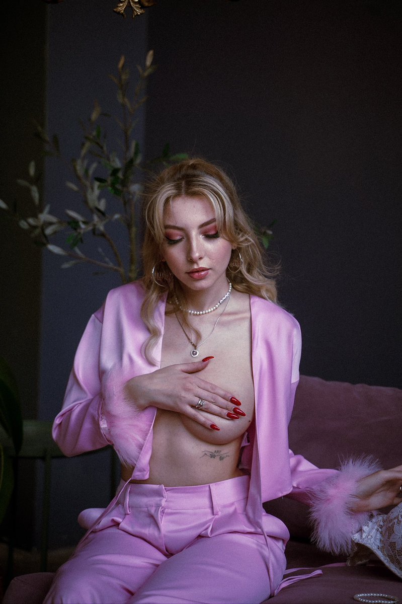 У меня была очень горячая фотосессия ❤️‍🔥❤️‍🔥❤️‍🔥посмотри ➡️boosty.to/lesia.8🔥