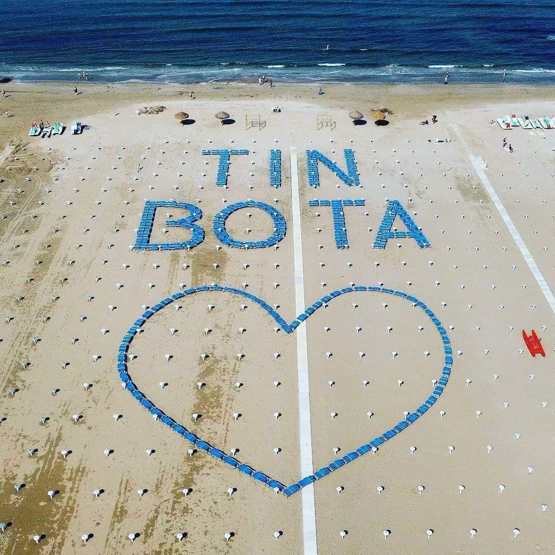 #tinbota lo dicemmo per l’Emilia, dopo il sisma, lo diciamo per la Romagna, ora. Tenere botta. Resistere. Per poi rialzarsi. Facemmo così undici anni fa. Faremo così, anche questa volta.
