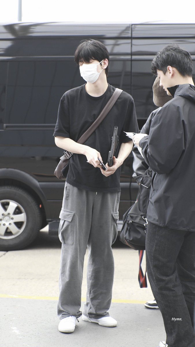 mochi 숩 THORNS 展 ❦ tweet media