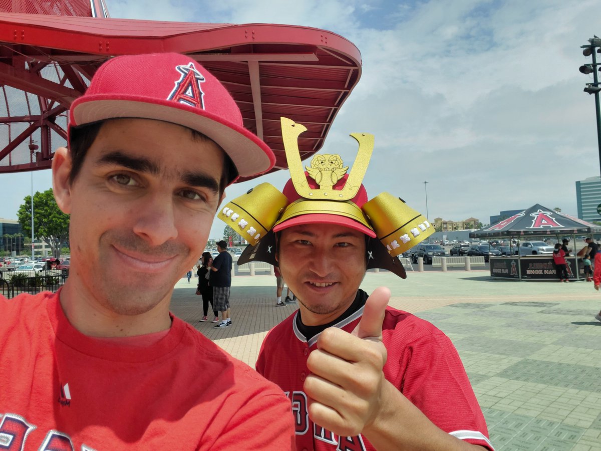 10Daniel30's tweet photo. #GoHalos https://t.co/hPQffItswJ