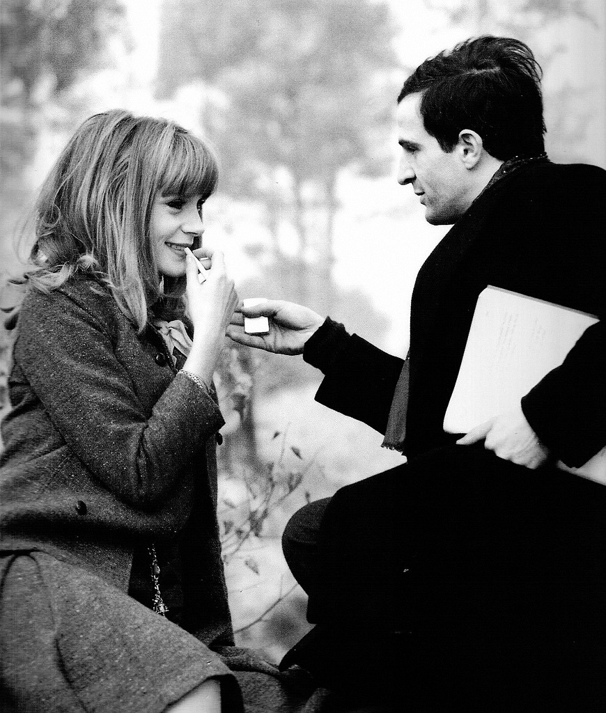 hiddenliburua's tweet photo. Sur le tournage de La Peau douce, en 1963. La complicité de Françoise Dorléac et de François Truffaut. https://t.co/UWKoGVy6VW