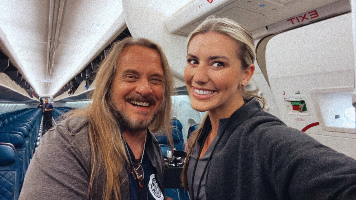 i had the coolest passenger today! Johnny Van Zant of Lynyrd Skynyrd!!! If you know me, you should know this was basically the best day ever for me. FREEBIRD!!!! 🤘🏼🦅 <a href="/Skynyrd/">Lynyrd Skynyrd</a>