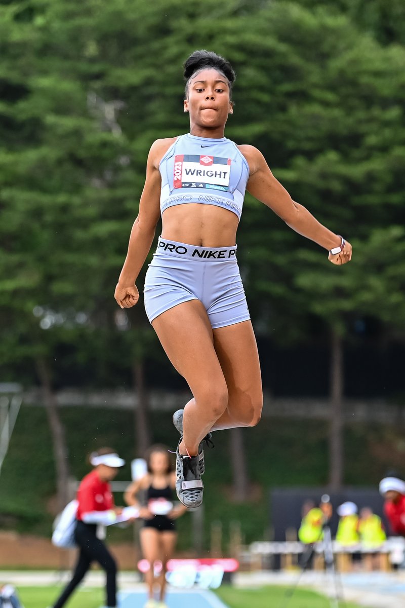 ATLtrackclub's tweet photo. Over on the field, Skylar Soli defended her title as Champion since last year AND set a new meet record in the girls' shot put!

Jaci Wright also set a meet record in the girls' long jump with a 19-8.00 🔥

#WingfootNOC https://t.co/taCIGAmP0I