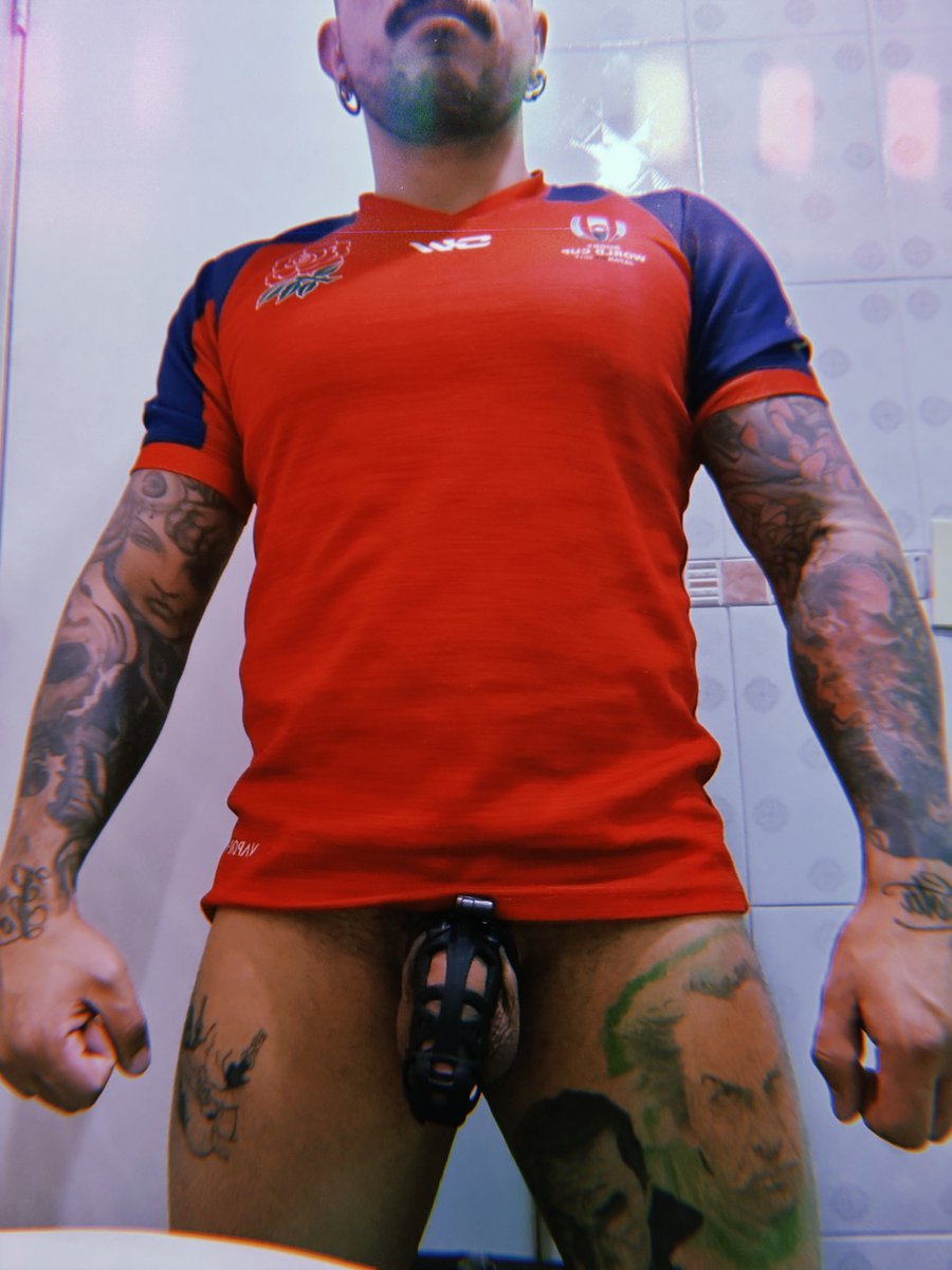 holevandalized1's tweet photo. I'm your pussy rugbier ⭕️⭕️🥵🥵🌹🌹😈😈👊🏻👊🏻🐽🐽#Fistee #ffversatile #FistingBottom  #fetish #holevandalized #manhole #FfGay #GayFisting #punched  #FistFuck #GayFist #Alpha #MasterCash #RoseBud #StrenchedHole #footfetish #ManCum #FF https://t.co/yhj5ASEiiv