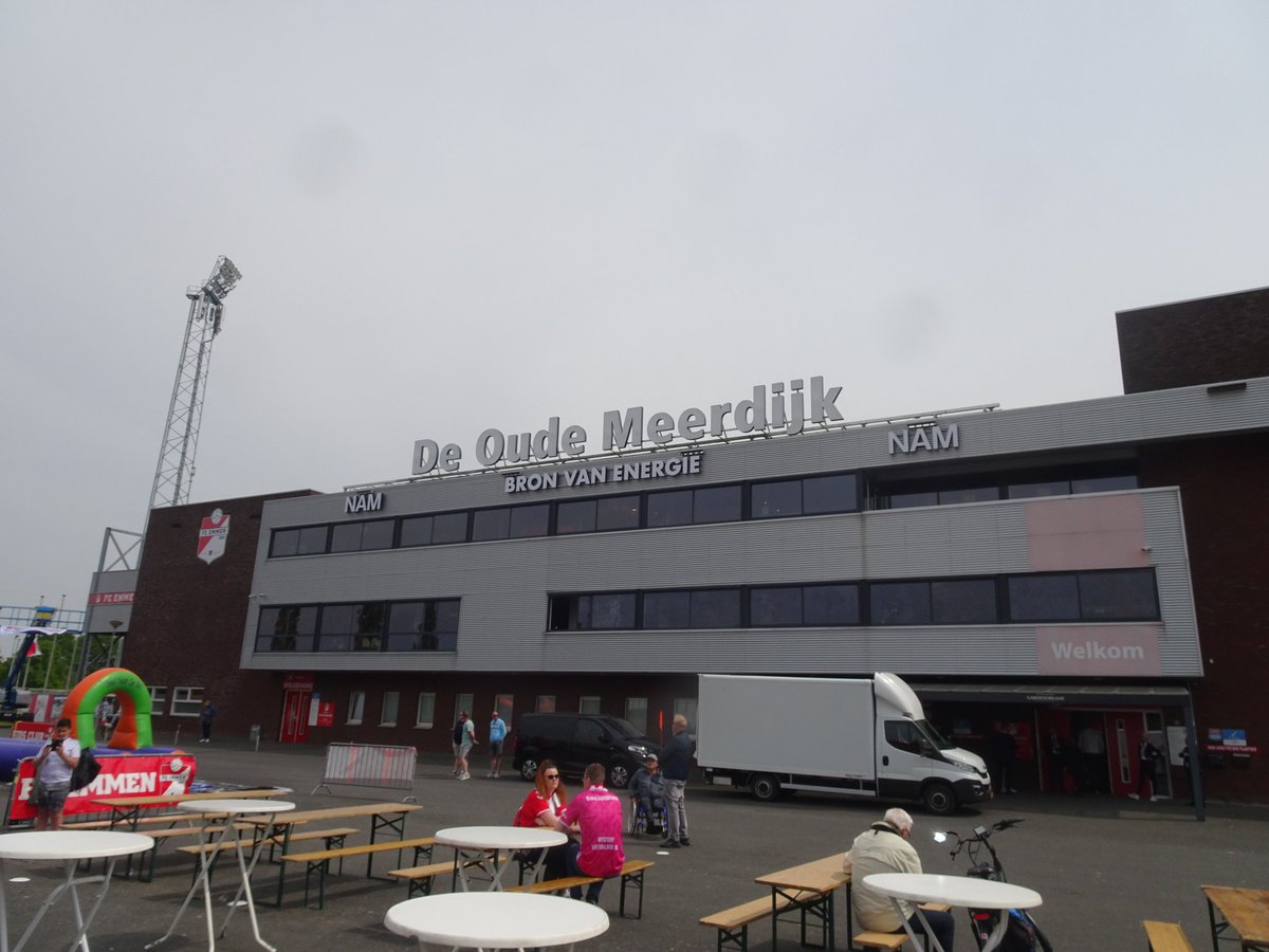 FRMartijn's tweet photo. FC Emmen - Feyenoord 1-3 #emmFEY #Feyenoord #groundhopping https://t.co/20OylXvN1C