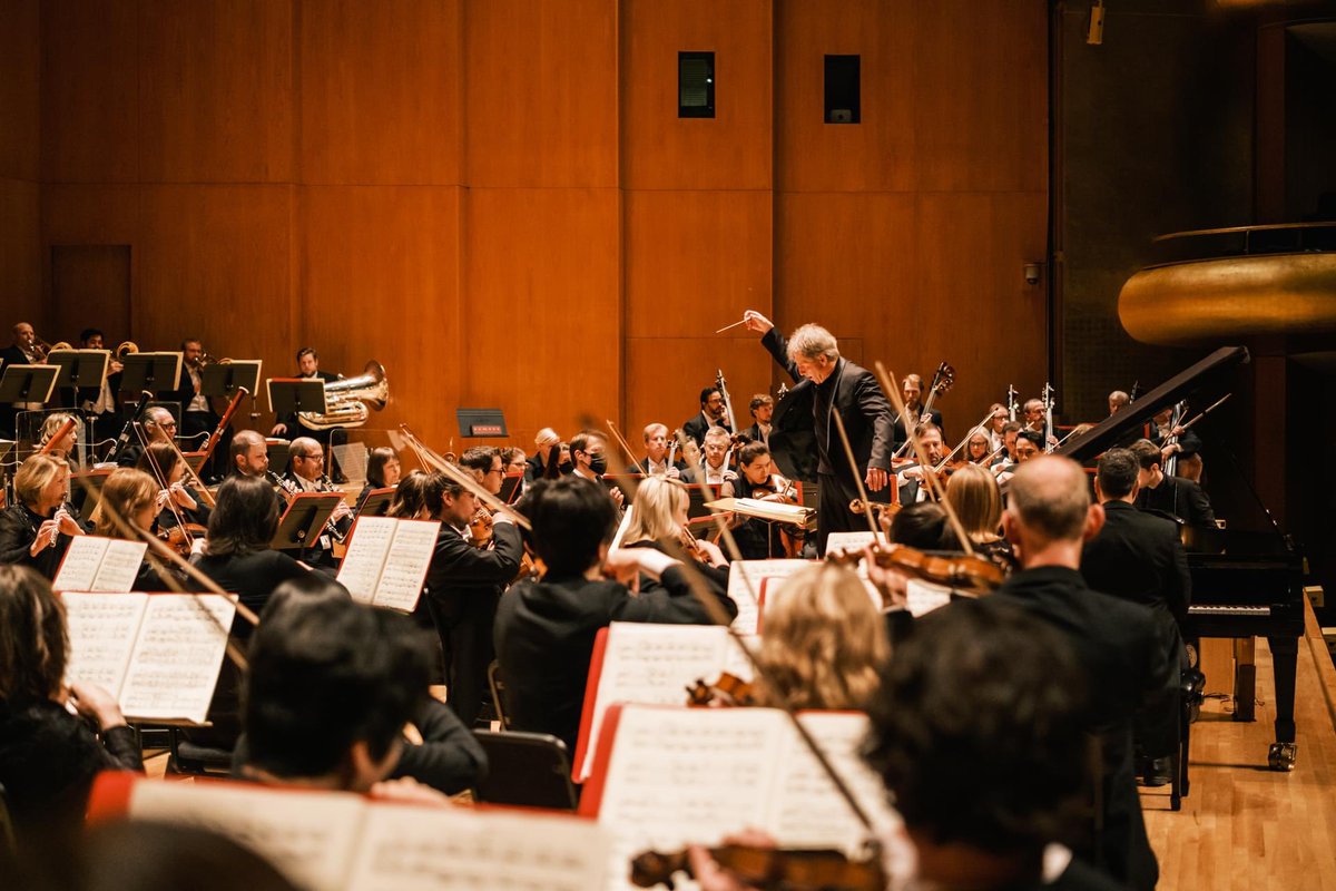 Eager to see more music led by Thierry Fischer? TODAY at 4 PM he joins @novachambermusic to conduct Mahler’s “Das lied von der erde” (The Song of the Earth)! Plus, don’t miss your chance to start prepping for his grand finale of Mahler’s Symphony No. 3 happening next weekend!