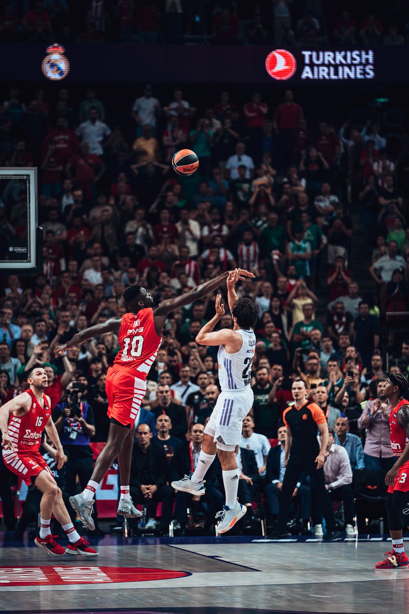 EuroLeague's tweet photo. 𝓣𝓱𝓮 𝓢𝓱𝓸𝓽 https://t.co/jEzsS037Q5