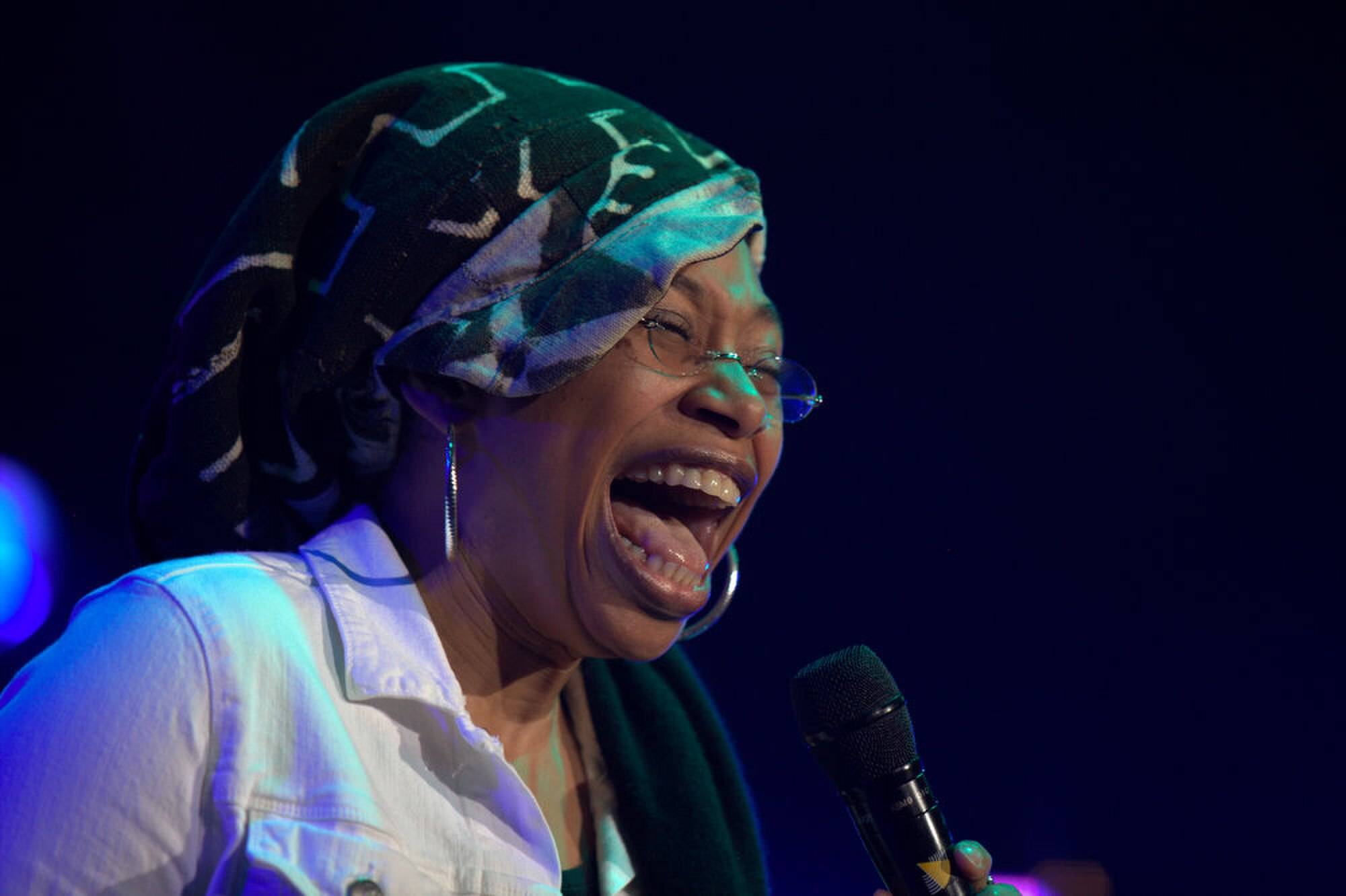 Happy birthday to songstress, Rachelle Ferrell!    