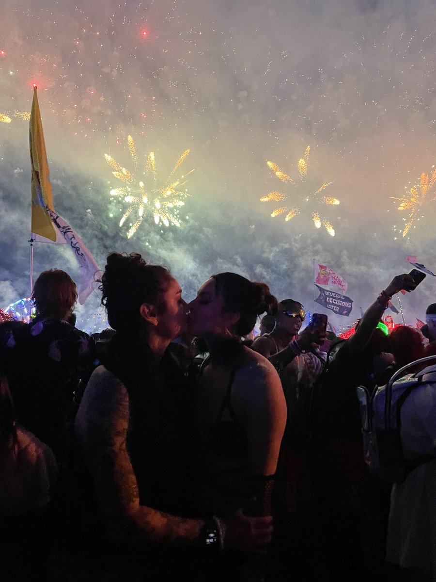 agarci93's tweet photo. I love making memories with you 💕 #EDC2023 https://t.co/cC396DCIfe