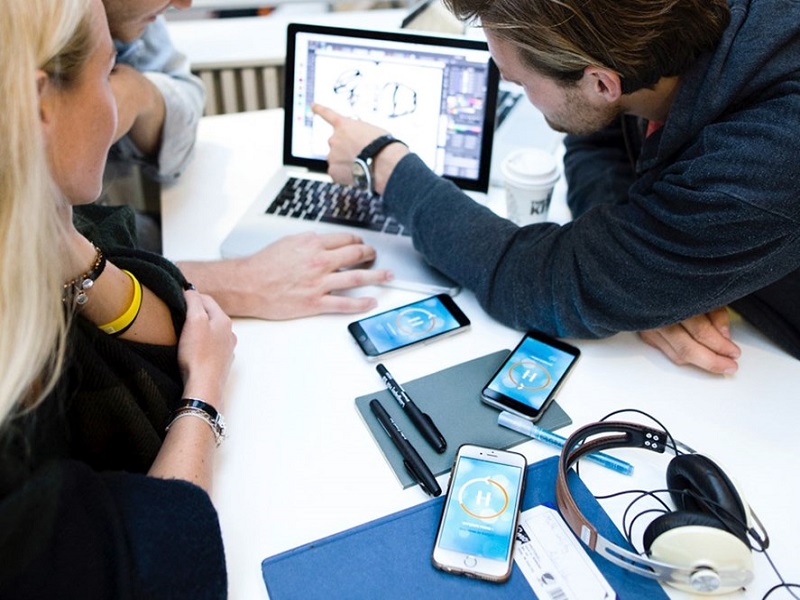 gizlogic's tweet photo. Holdstudent una app que premia a los estudiantes que no usa el móvil. ¡Premios a los mejores! #Educación #Estudios Entra en ➡️ https://t.co/XfI6vSiFuv https://t.co/ufxtyKpOpu