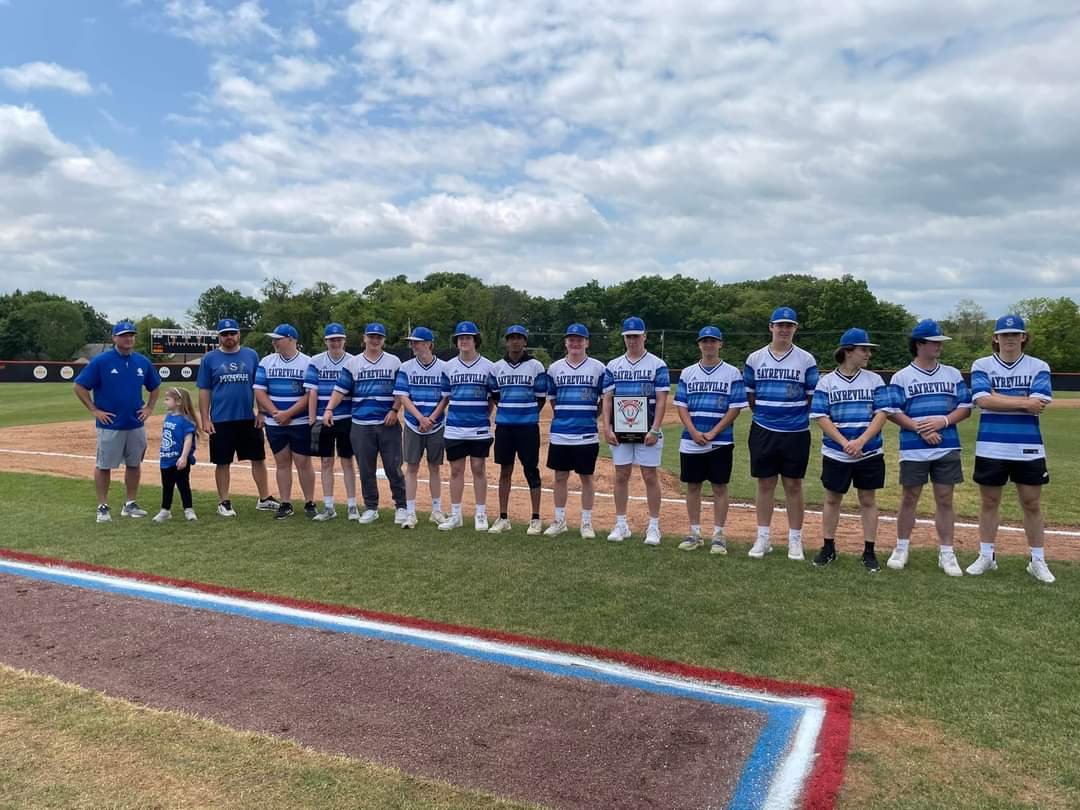 CoachNovBombers's tweet image. White Division Championship plaque presentation today prior to GMC Final.