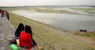 embarrassed_1's tweet photo. @PunjabiTouch Sukhna lake in parallel universe https://t.co/DZVqIhTYOn