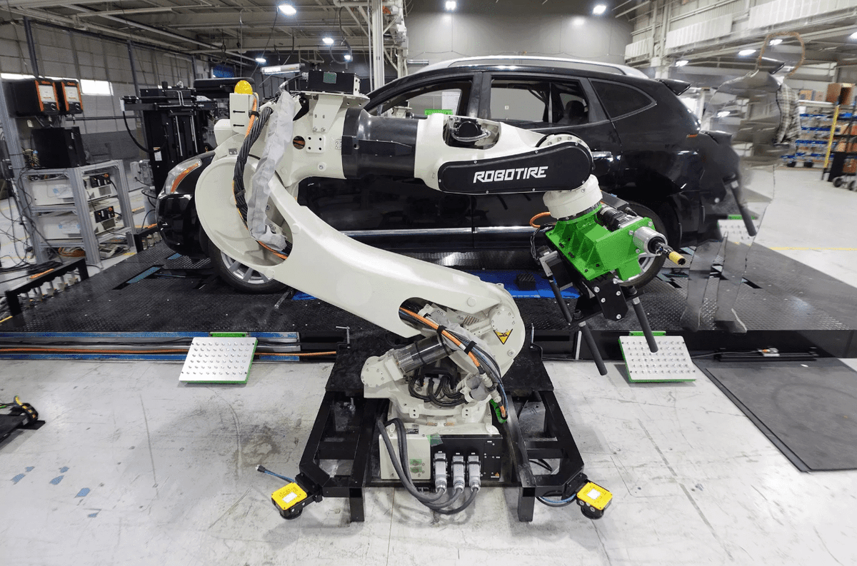 MultiplatformAI's tweet photo. AI-Powered Robots Revolutionize Tire Changing in the U.S., Halving the Time Taken Compared to Humans

#AI #artificialintelligence #Cameras #Humansupervision #Laboroptimization #Lugnuts #Roboticsolution #Robotics #RoboTire #Tirechanging #Wheeldetails

https://t.co/kJCglKAW3d https://t.co/2BDX29x15H