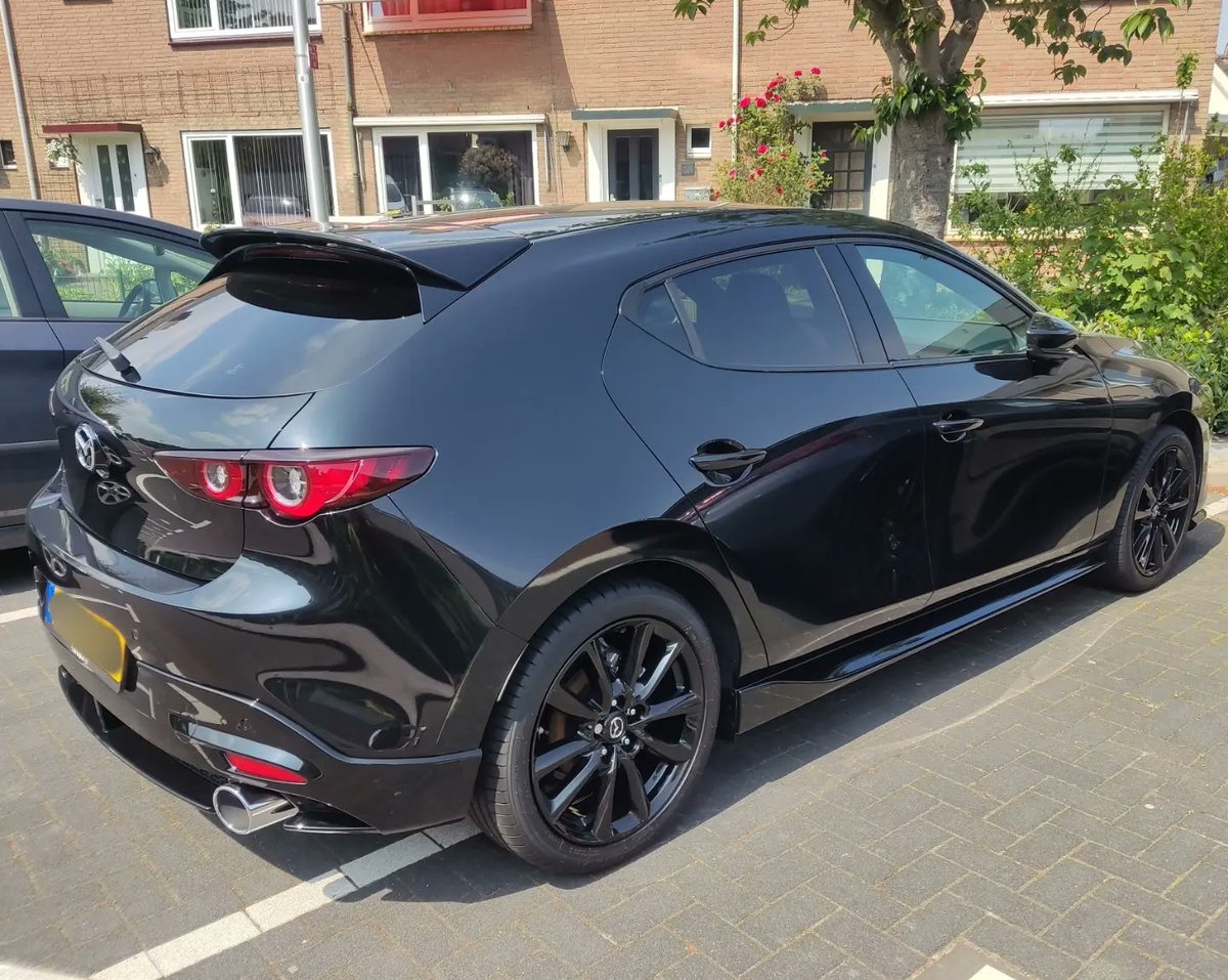MdeRuiter83's tweet photo. Ons wagenpark ook weer stofvrij 😁 #MAZDA #MAZDA2 #Mazda3 #aeropack https://t.co/XOxUAh1j0R