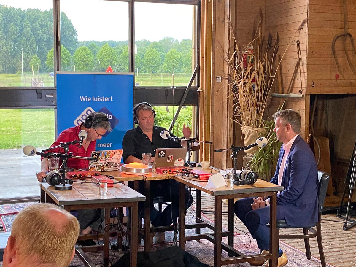 Fractievoorzitter <a href="/mcboogaard/">Marco Boogaard</a> zojuist in Dijkstra &amp; Evenblij ter Plekke op <a href="/NPORadio1/">NPO Radio 1</a>: opening <a href="/LelystadAirport/">Lelystad Airport</a> is kwestie van politieke betrouwbaarheid. Het kabinet moet eerdere beloftes nakomen en de luchthaven openen. Duidelijke bijval vanuit inwoners op straat in #Lelystad!