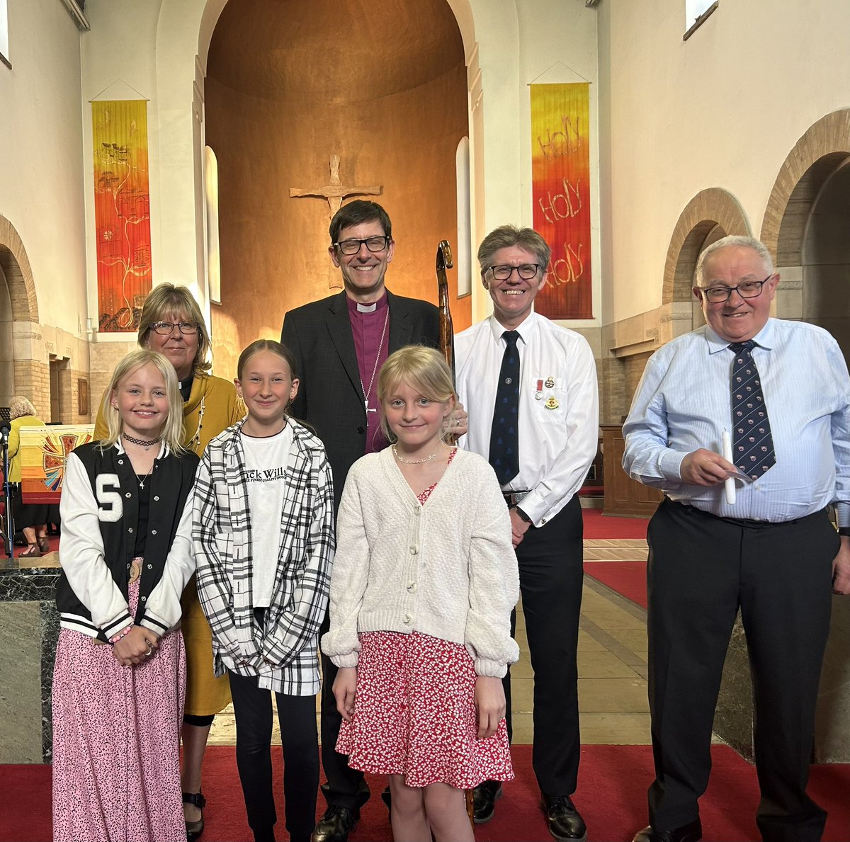 BBnottmpres's tweet photo. Great to be at @StMartins_Nottm tonight with our Battalion Chaplain to support three young people and a helper from @28thnottm plus a 14th Nottingham ‘old boy’ as they were confirmed by the Bishop of Sherwood @andyemerton. #faithinyoungpeople @bbinnottingham @diocswellnott https://t.co/4rQiI8Twzk