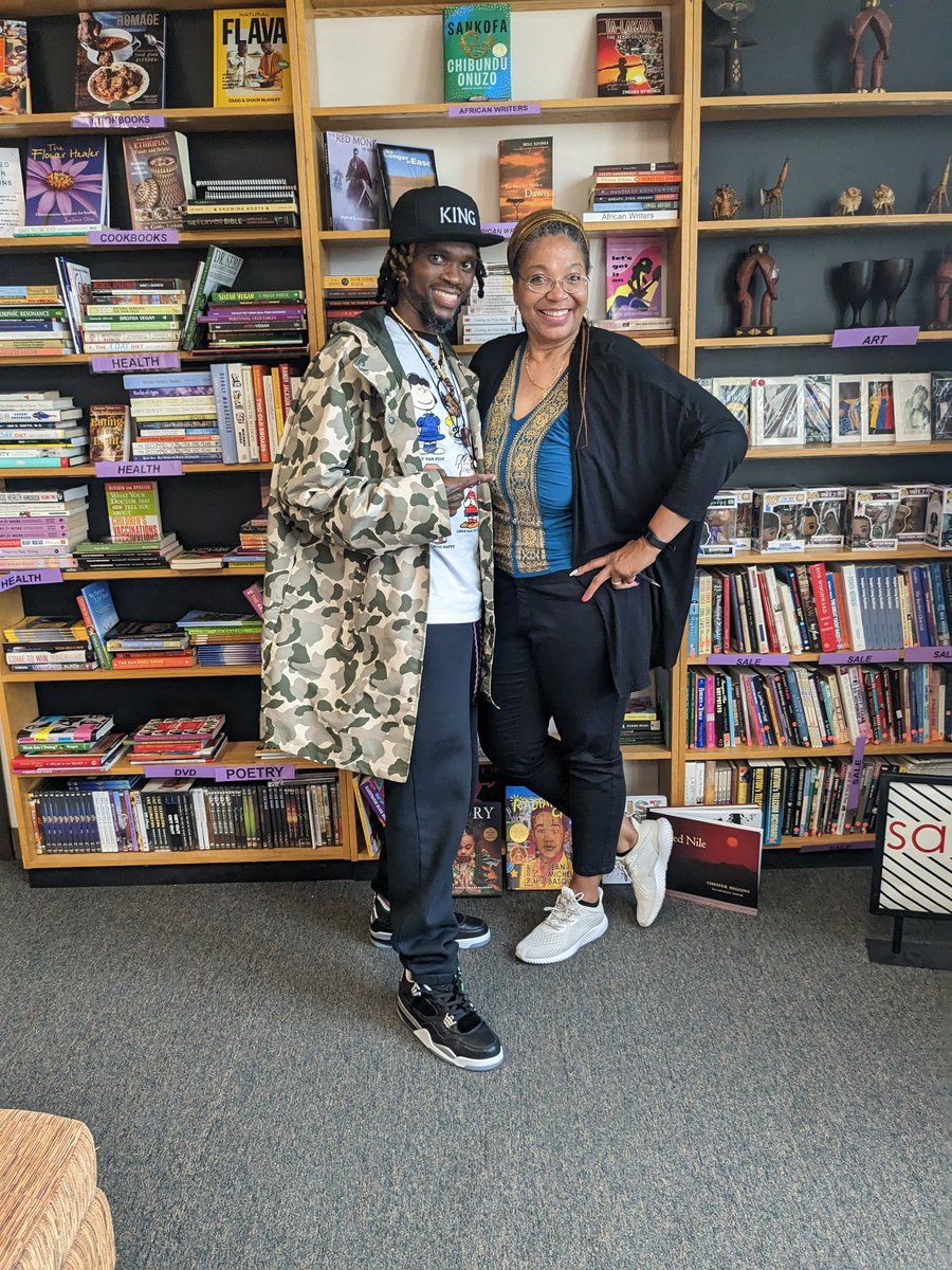 d_bead's tweet photo. Bead D'Beads Jewelry @Afriware with poet entertainer Kente, Afriware has poetry sets now so follow us and sign up for email notifications, stayed tuned for more details. Follow Afriware Bookstore on Facebook & Instagram.. #BooksRUs #bookstore #poetry #poets #spokenword #jewelry https://t.co/6N4m3KHTWM