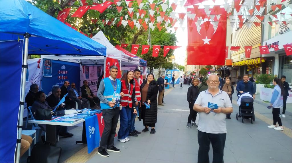 devabagclar's tweet photo. Birlikte Deva var.
Güneşli meydanda stand çalışmalarımız devam ediyor.
@ErkanSANLI__ https://t.co/RYd1iAJTO2