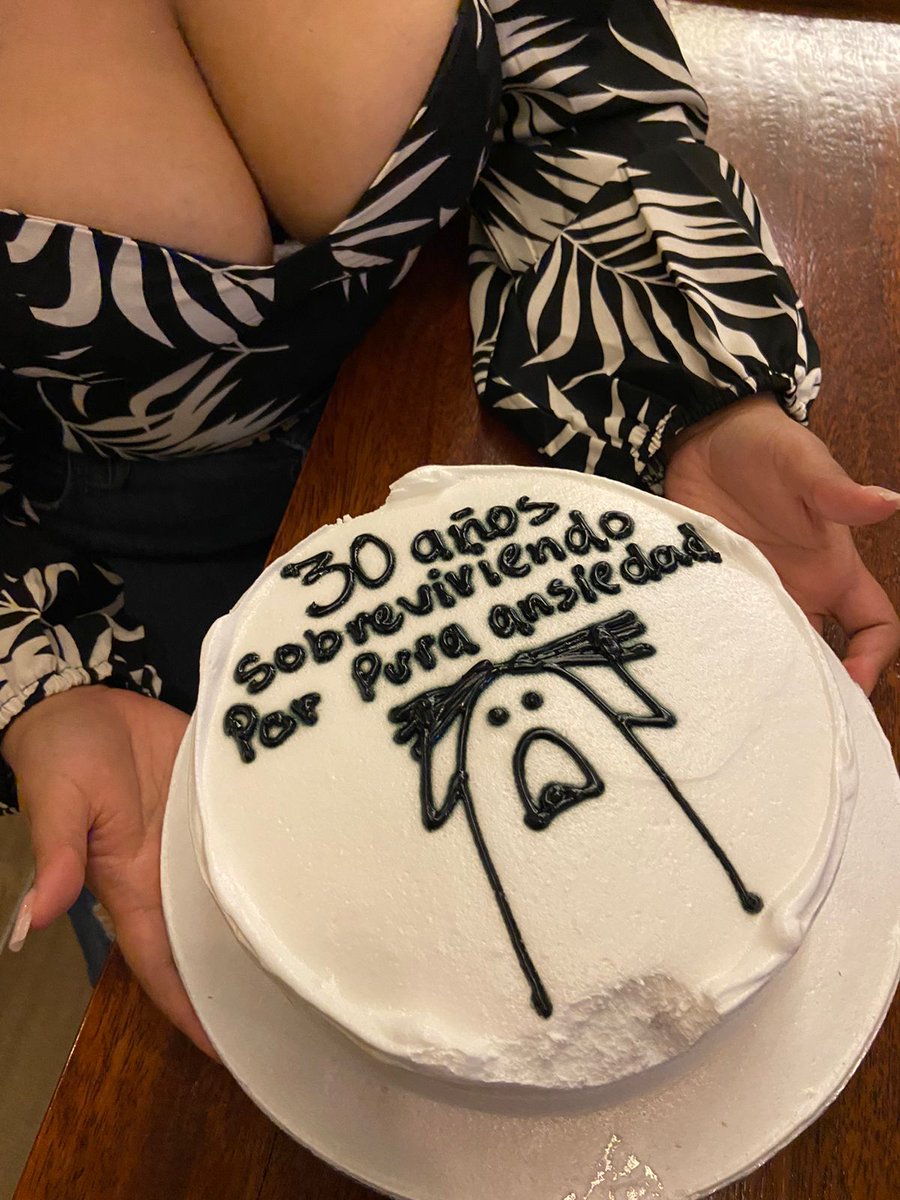 Sanchezlauc's tweet photo. Today is my birthday 🥳 #memecake #birthdaycake #birthdayqueen https://t.co/l6R1xSX4NB