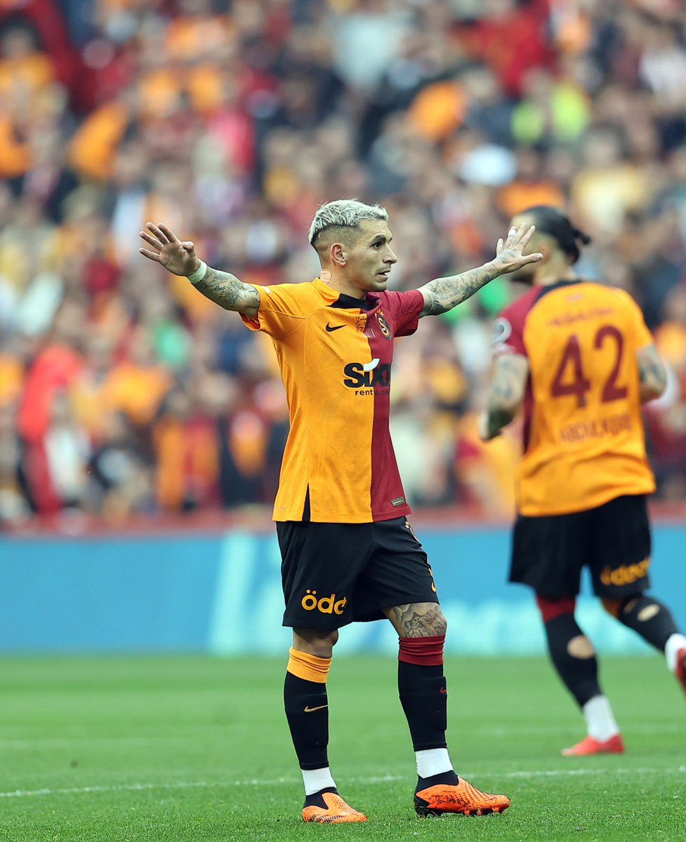 O Varken Endişeye Gerek Yok🔥
<a href="/LTorreira34/">Lucas Torreira #LT14</a> 🐜
#Galatasaray #GALATASARAYlılarTakiplesiyor #Torreira #GalatasaraySK #galatasaraysampiyon #galatasarayınmaçıvar #GSLİLERTAKİPLESİYOR #GSvFB