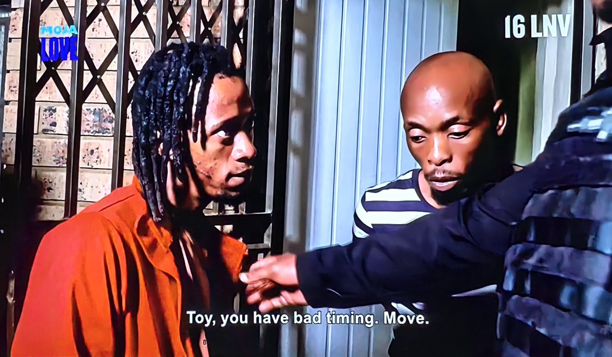 Not a drug customer pitching up to buy during a bust.😭 Also, the dealer is so high. #Sizokthola