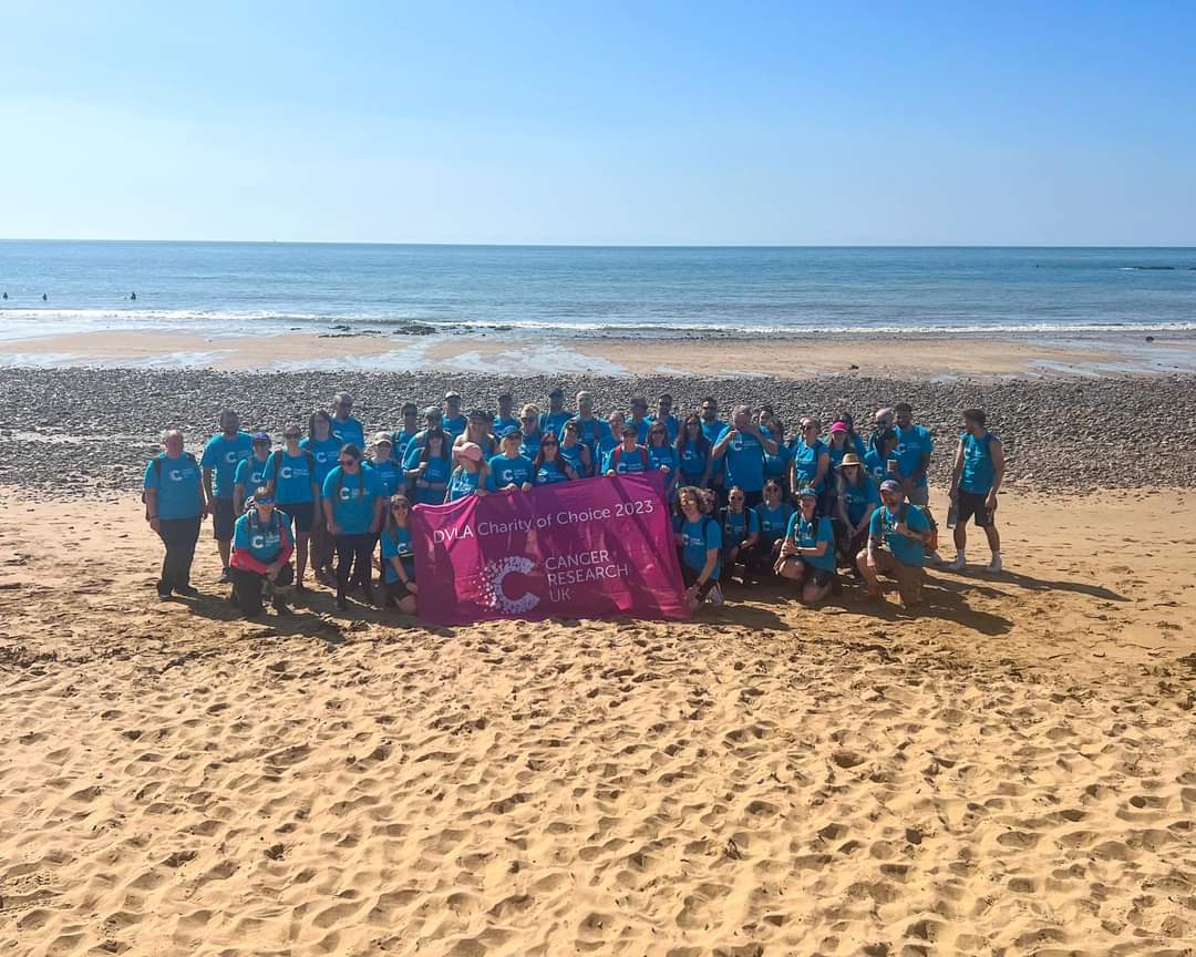 Ellie_Nash83's tweet photo. Soooo... We did it!!! Thank you to everyone for your support 👏🏻 The Big 'Half a Marathon' Hike is done!!! Thousands raised for an excellent cause!! @CR_UK https://t.co/64RxlH93fa
