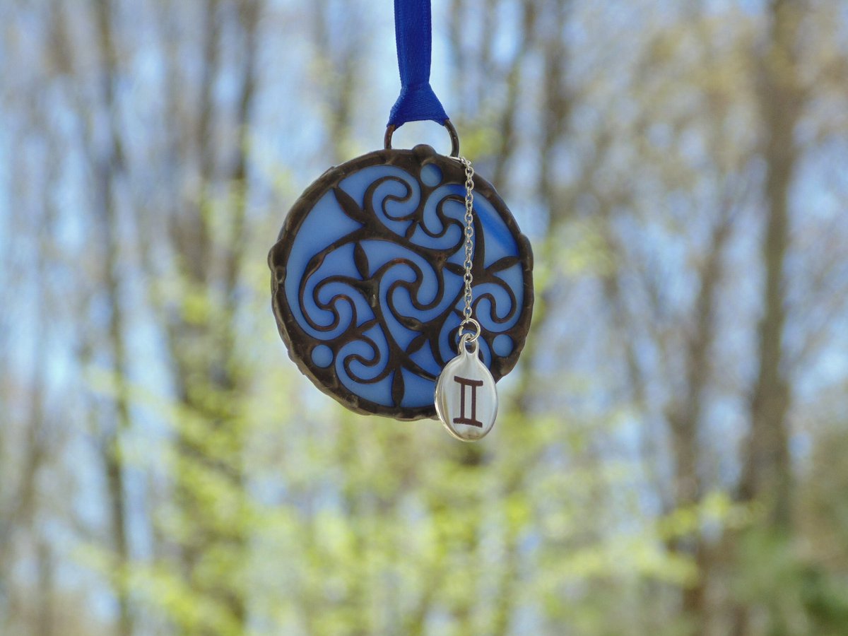 stndglass's tweet image. Gemini Zodiac gift, stained glass suncatcher birthday ornament, Gemini charm sign tuppu.net/e76fd58b #Etsy #DesignsStainedGlass #suncatcher #GeminiCharmSign
