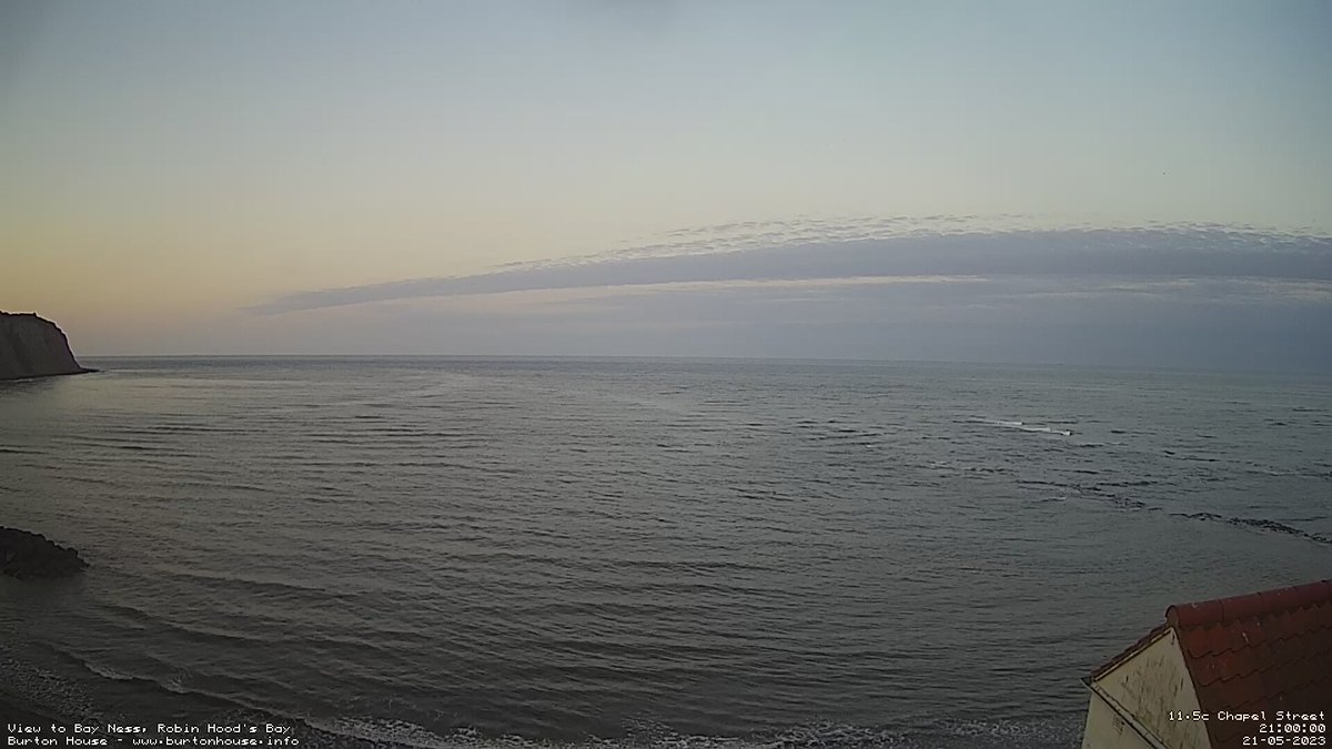 21:00 - Sunday, 21-May. 11.5C. The tide is currently falling with a low tide of 1.3m due at 00:20. #3hourlyupdate #robinhoodsbay #weathercam